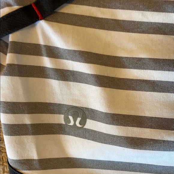 Lululemon speed shorts - Picture 2 of 3